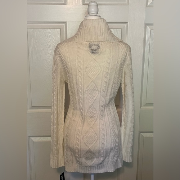 Women’s Ivory Cowl Turtle Neck Cable Knit Sweater - Size Medium - Picture 2 of 3